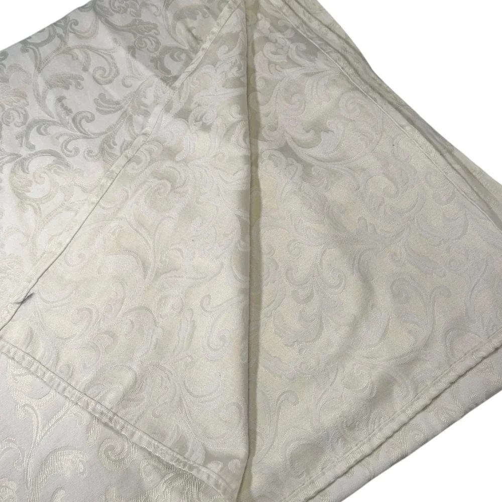 92x52 White Tablecloth 3 Napkins Set Damask Jacquard Scroll Regencycore Wedding